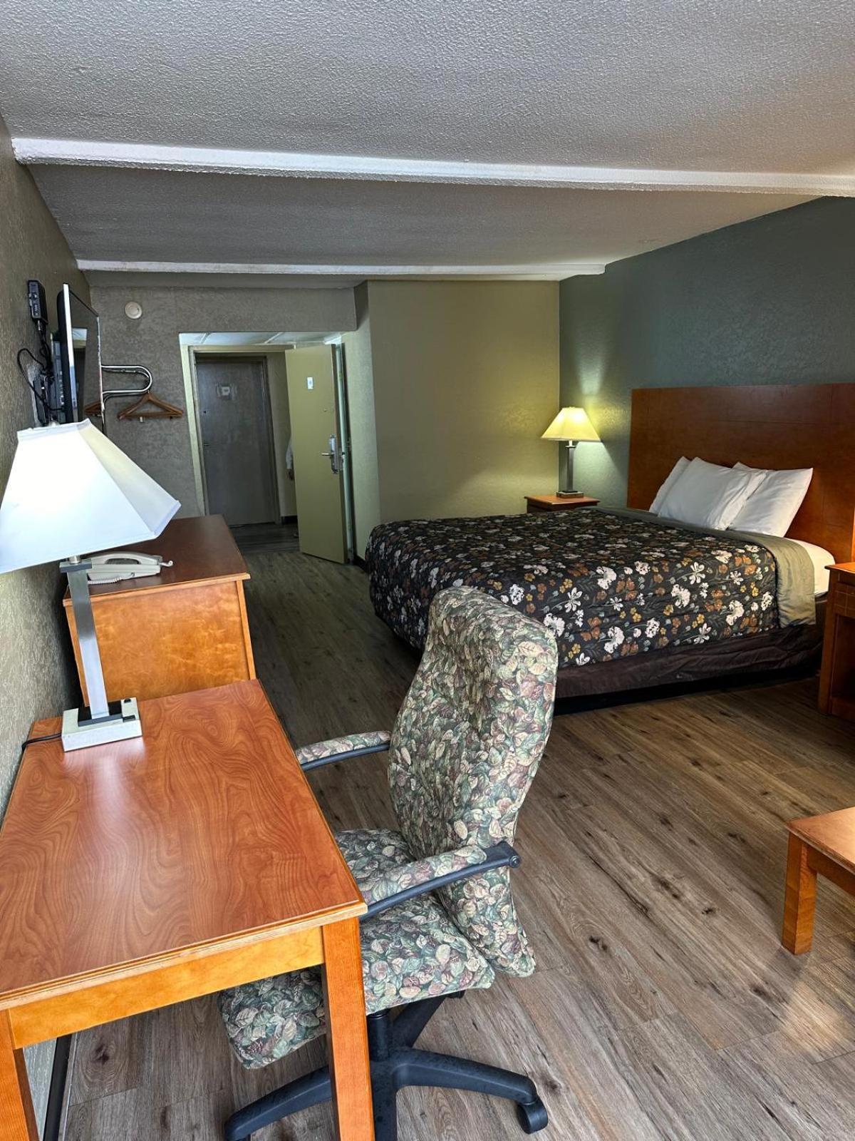Rodeway Inn Stone Mountain Tucker Bagian luar foto