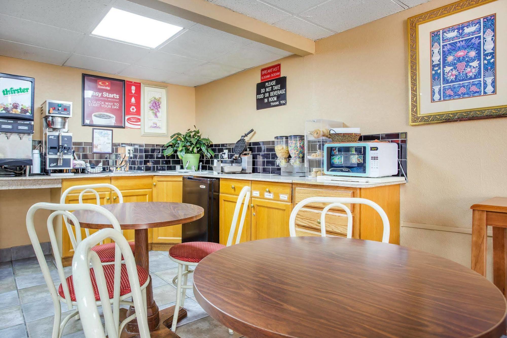 Rodeway Inn Stone Mountain Tucker Bagian luar foto