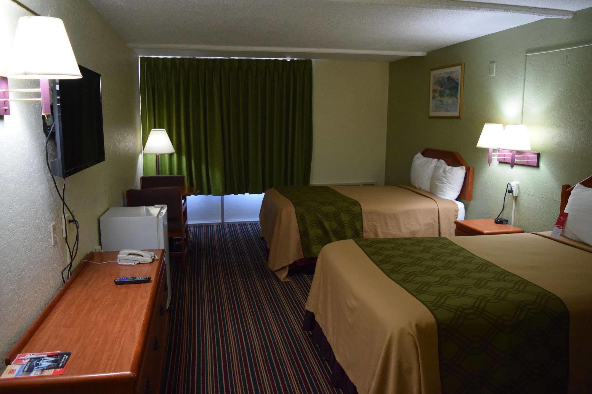 Rodeway Inn Stone Mountain Tucker Bagian luar foto
